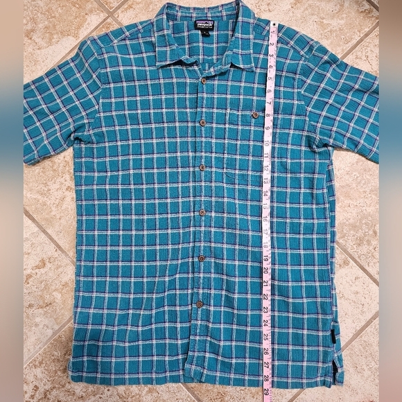 Patagonia Large Blue Green Worn Wear Short Sleeve Button Shirt Outdoor Preppy - Picture 7 of 7